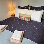 Chaleureux 2 Chambres, Proche Centre-ville Et Acces 아파트