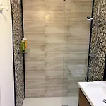Chaleureux 2 Chambres, Proche Centre-ville Et Acces 아파트