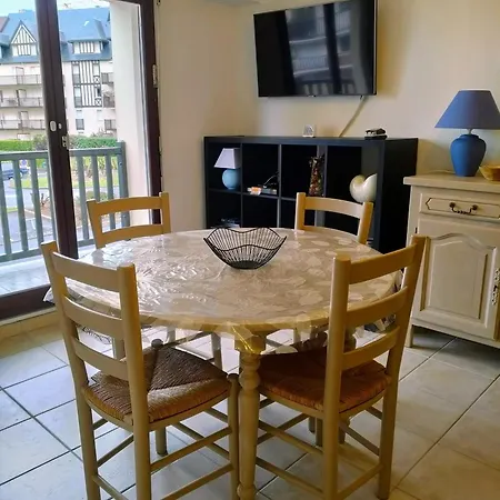 Appartement Chaleureux 2 Chambres, Proche Centre-ville Et Acces Cabourg