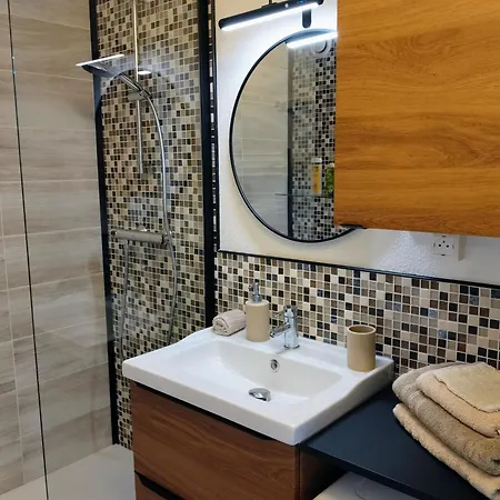 Chaleureux 2 Chambres, Proche Centre-ville Et Acces 아파트 꺄부흐