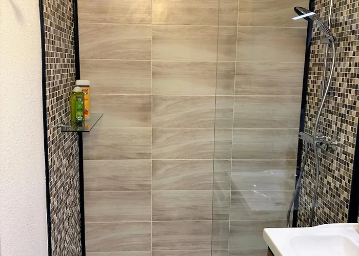 Chaleureux 2 Chambres, Proche Centre-ville Et Acces דירה