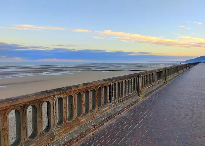 Chaleureux 2 Chambres, Proche Centre-ville Et Acces דירה קאבורג